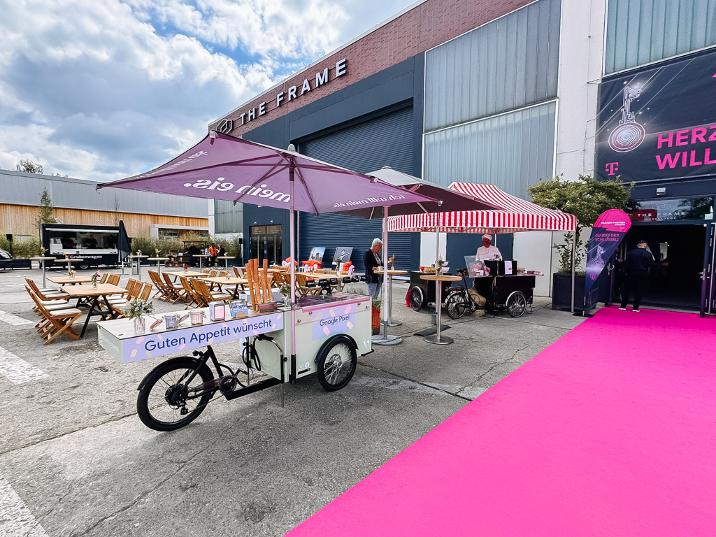 2_Veranstaltungen_Firmenfeier Eis Catering Firmenveranstaltung Eiswagen Mein Eis Oldtimer Speiseeis Köln Bonn Düsseldorf