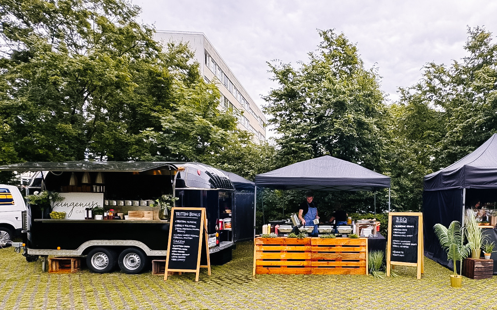Titelbild Waffel Catering Eiswagen mieten mein eis Catering Oldtimer Koeln Bonn duesseldorf